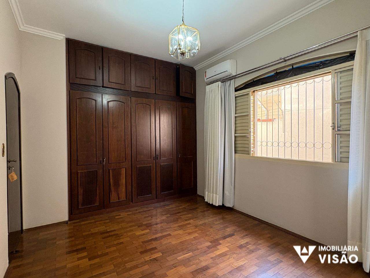 Casa à venda no Mercês: 