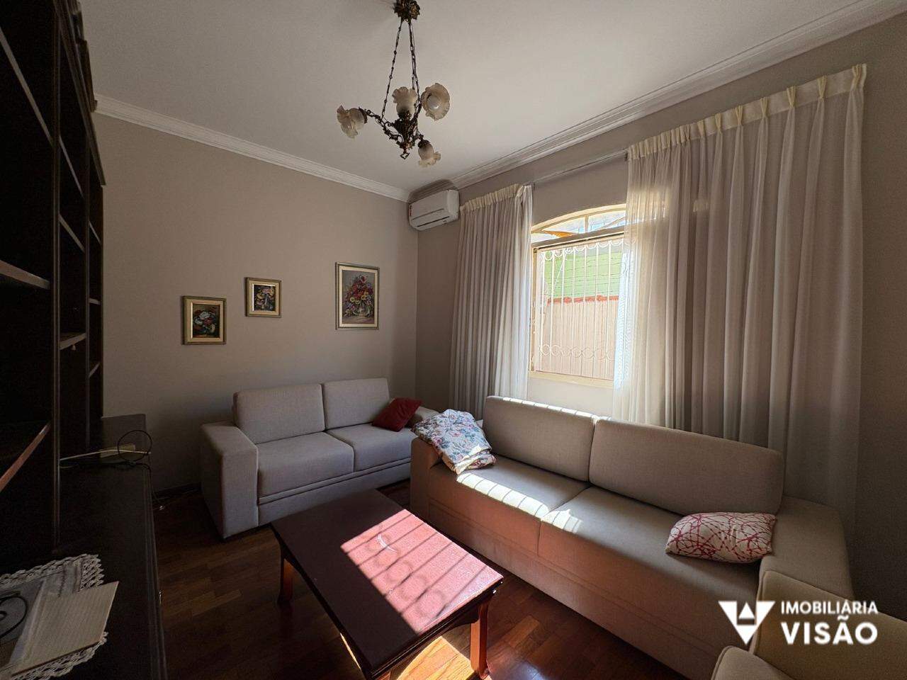 Casa à venda no Mercês: 