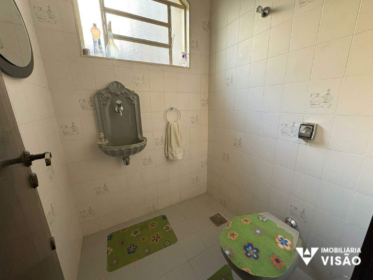 Casa à venda no Mercês: 