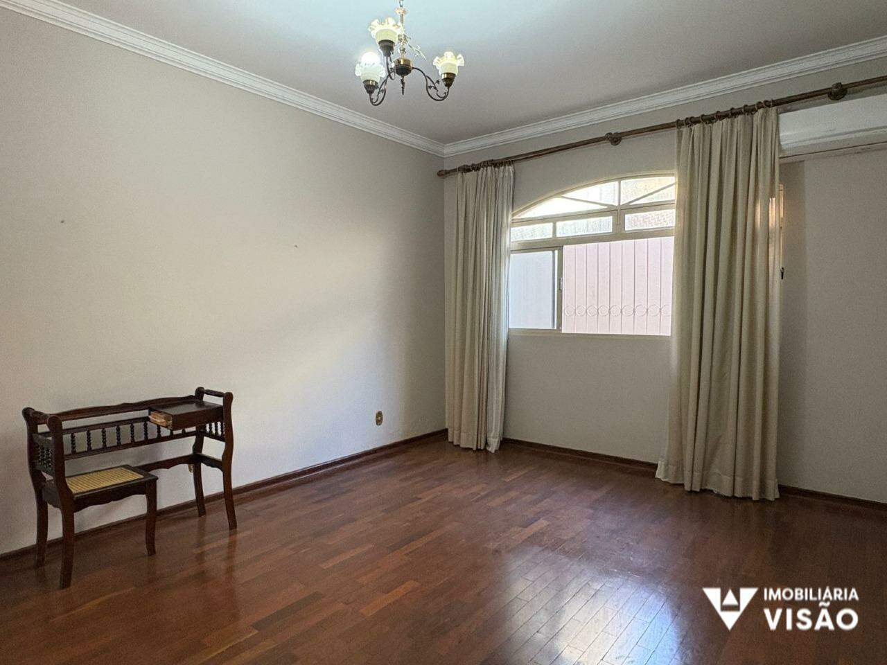 Casa à venda no Mercês: 