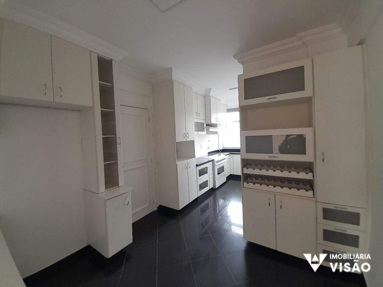 Apartamento à venda no Mercês: 