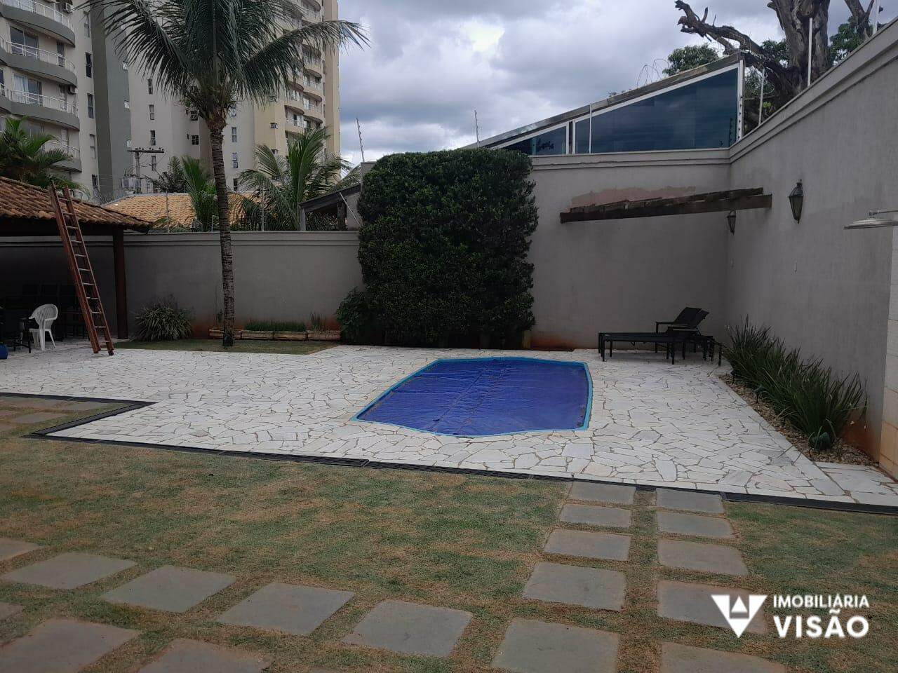 Apartamento à venda no Mercês: 