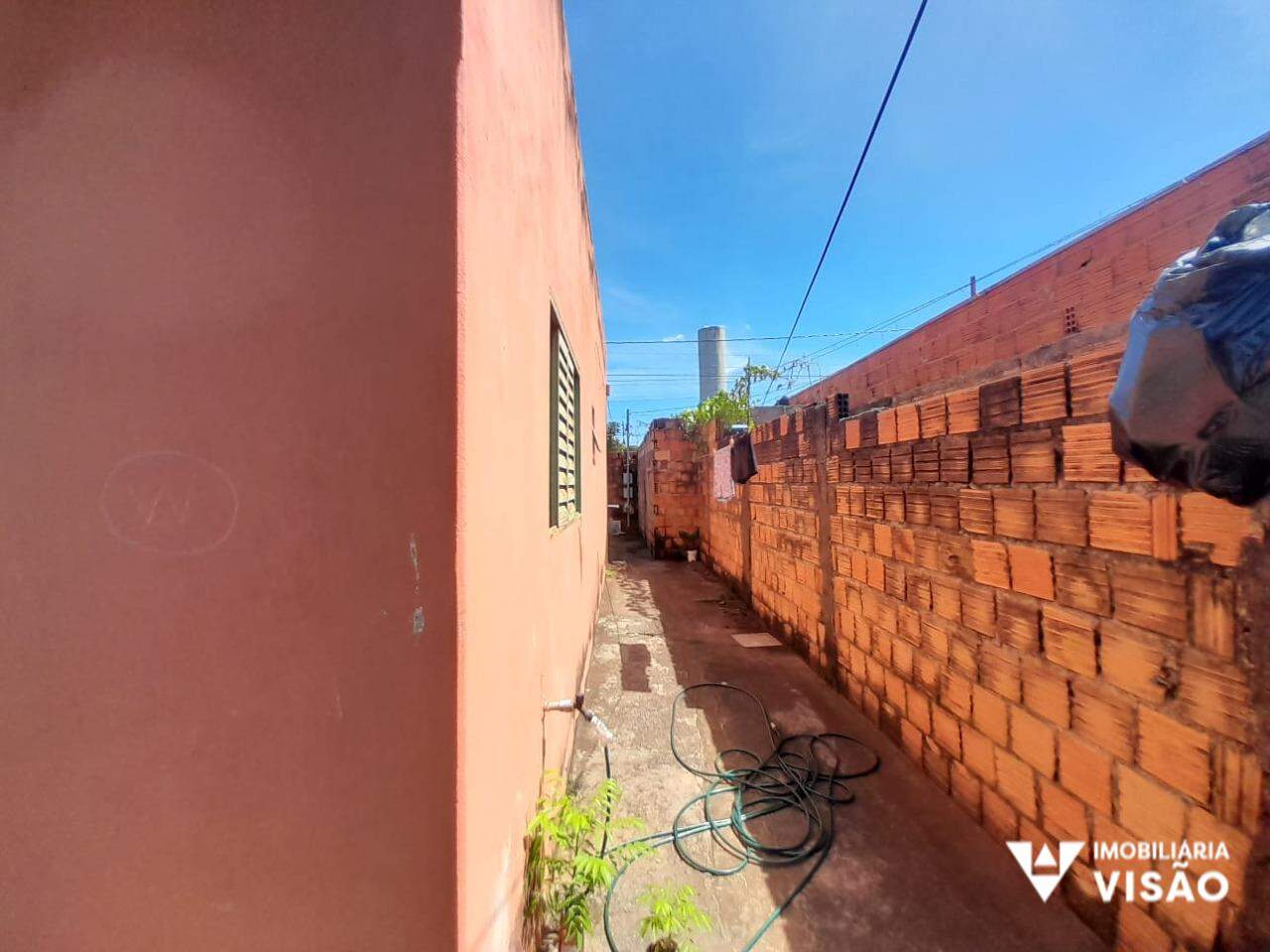 Casa à venda no Conjunto Chica Ferreira: 