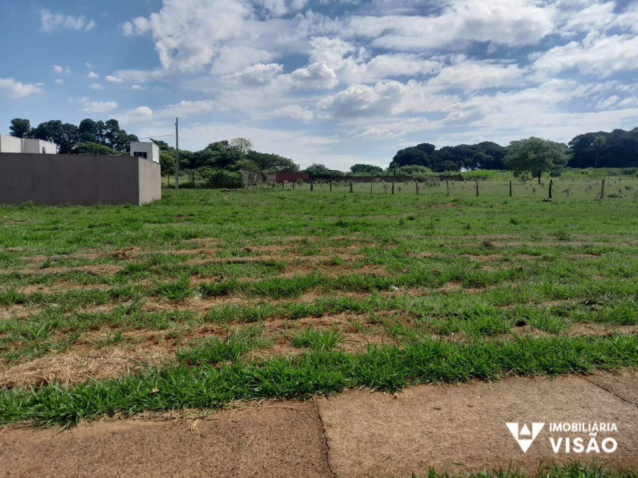 Terreno à venda no Parque das Gameleiras: 