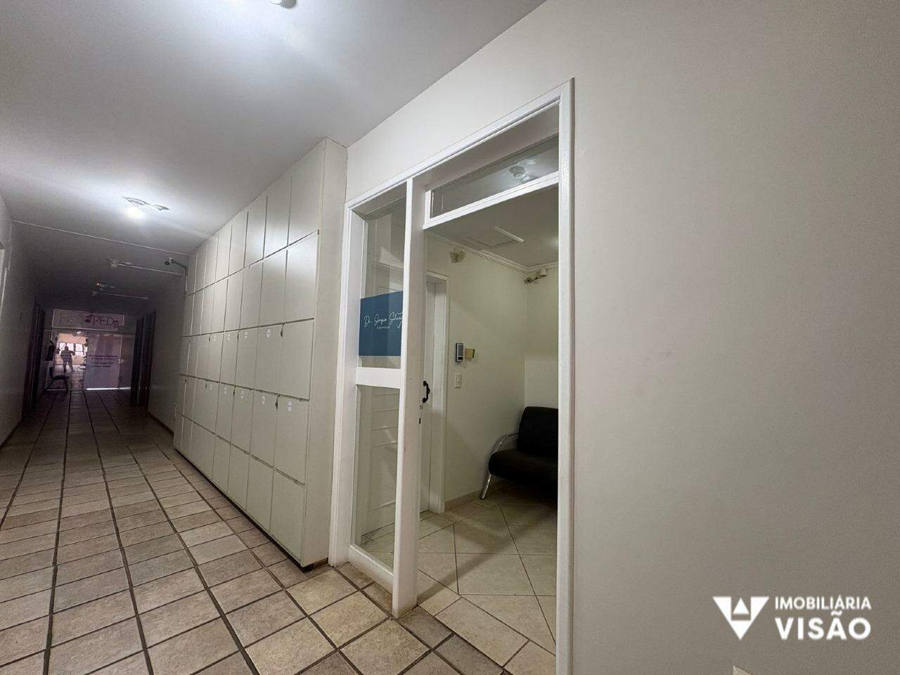 Sala à venda no Centro: 