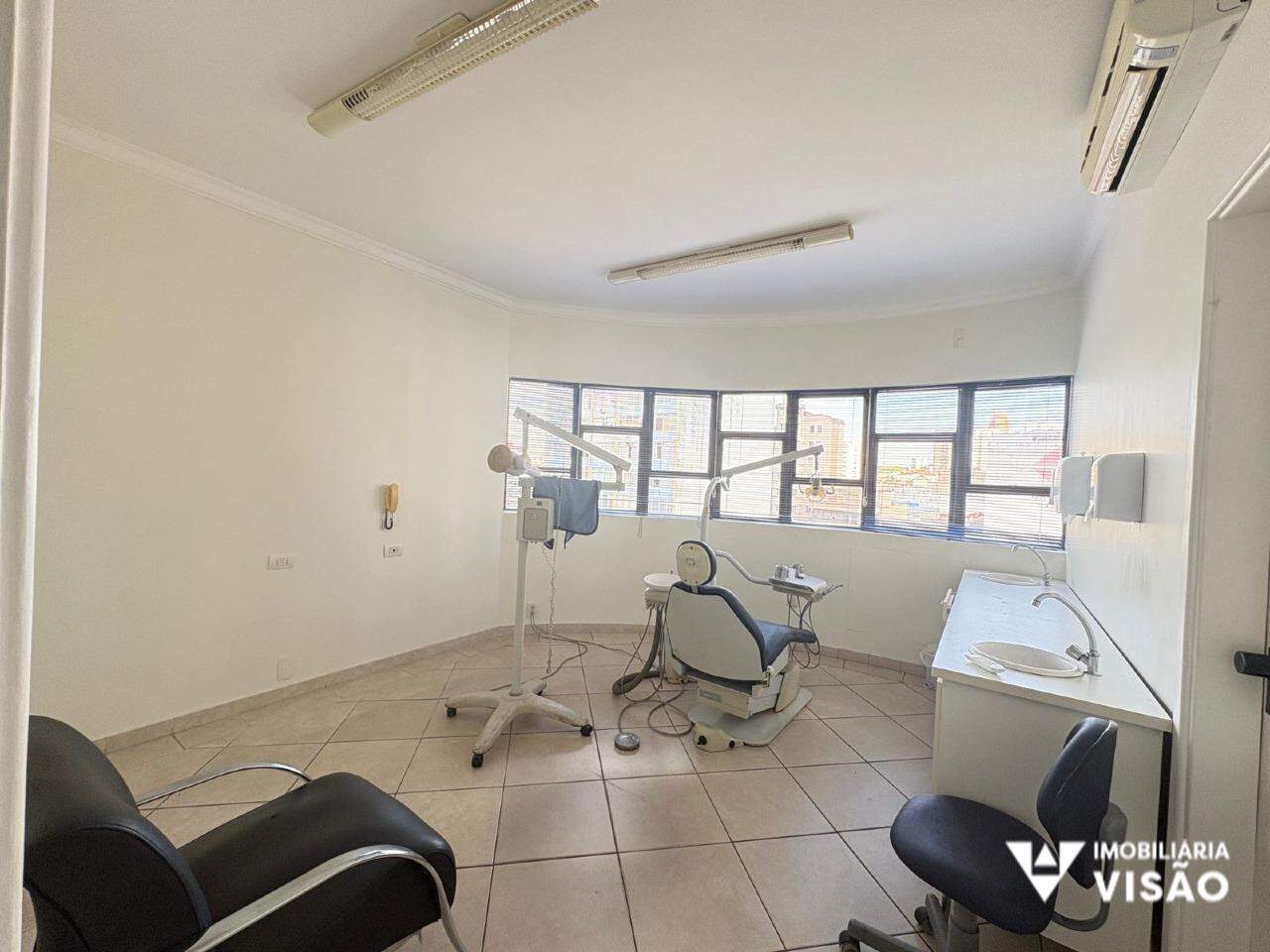 Sala à venda no Centro: 