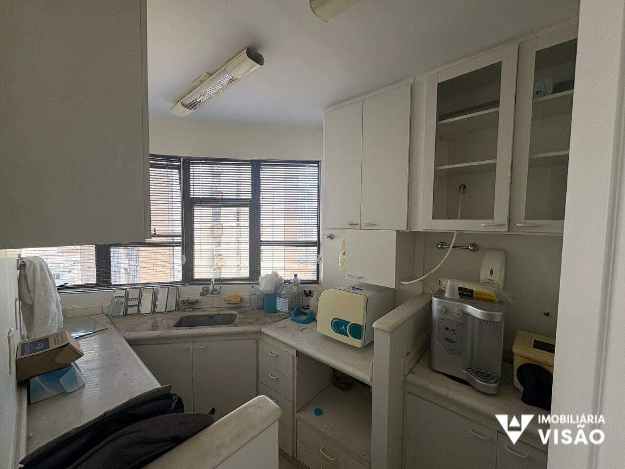 Sala à venda no Centro: 