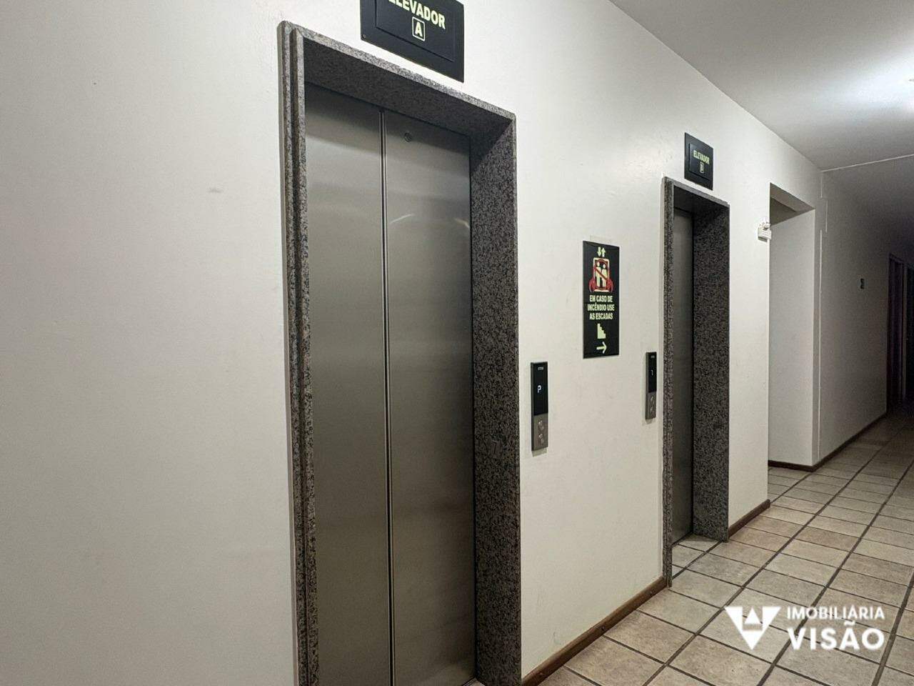 Sala à venda no Centro: 