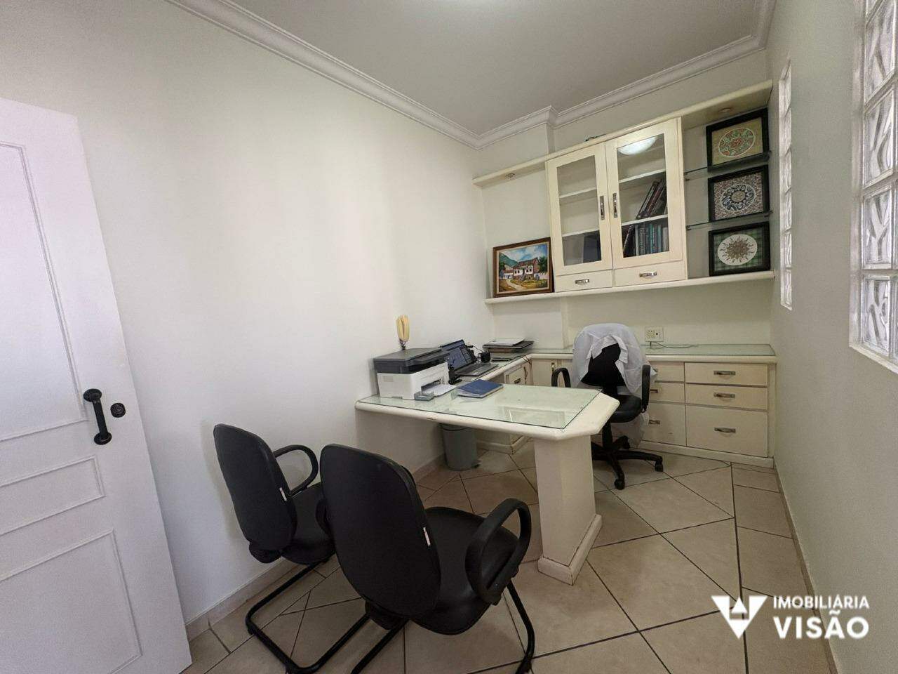 Sala à venda no Centro: 