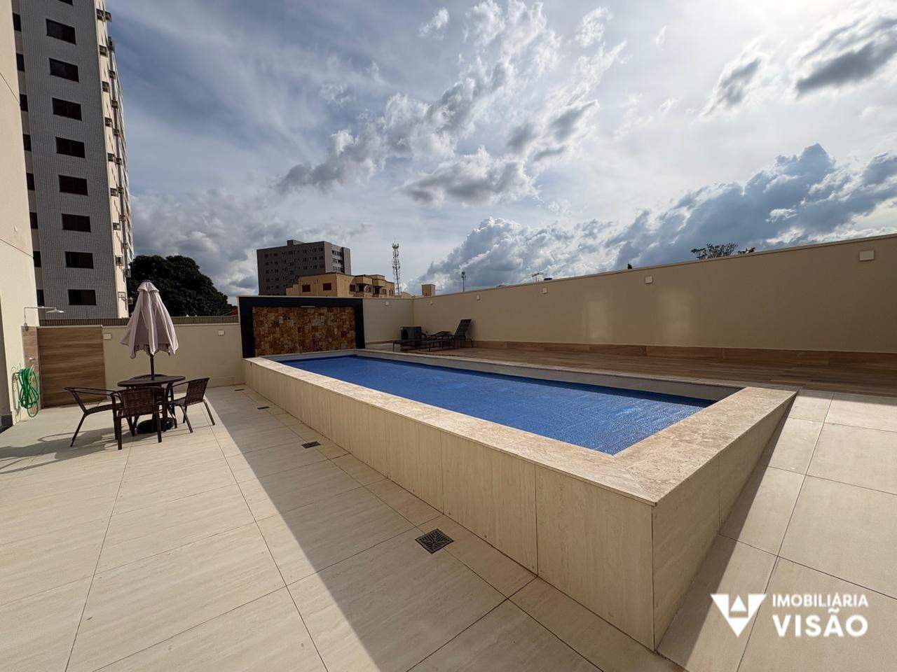 Apartamento à venda no Mercês: 