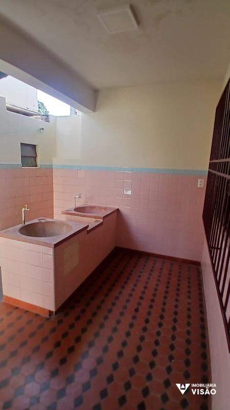 Casa para aluguel no Mercês: 