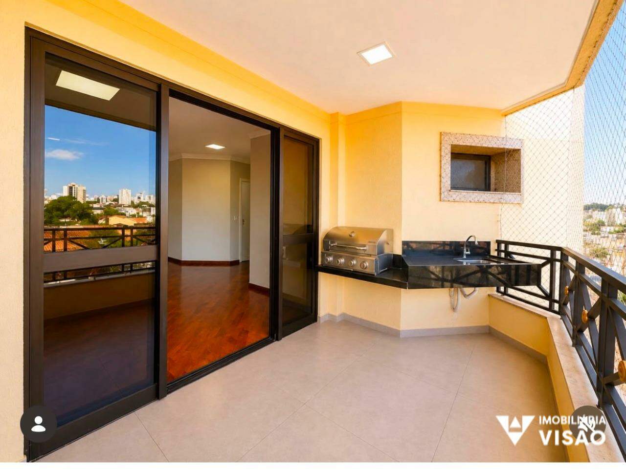 Apartamento à venda no Mercês: 