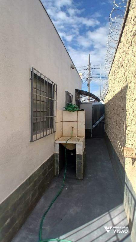Casa para aluguel no CONJUNTO UBERABA I: 