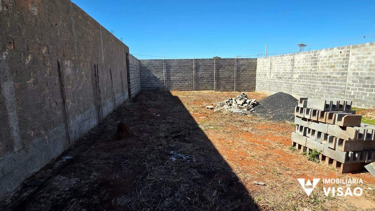 Terreno à venda no PARQUE DAS LARANJEIRAS: 