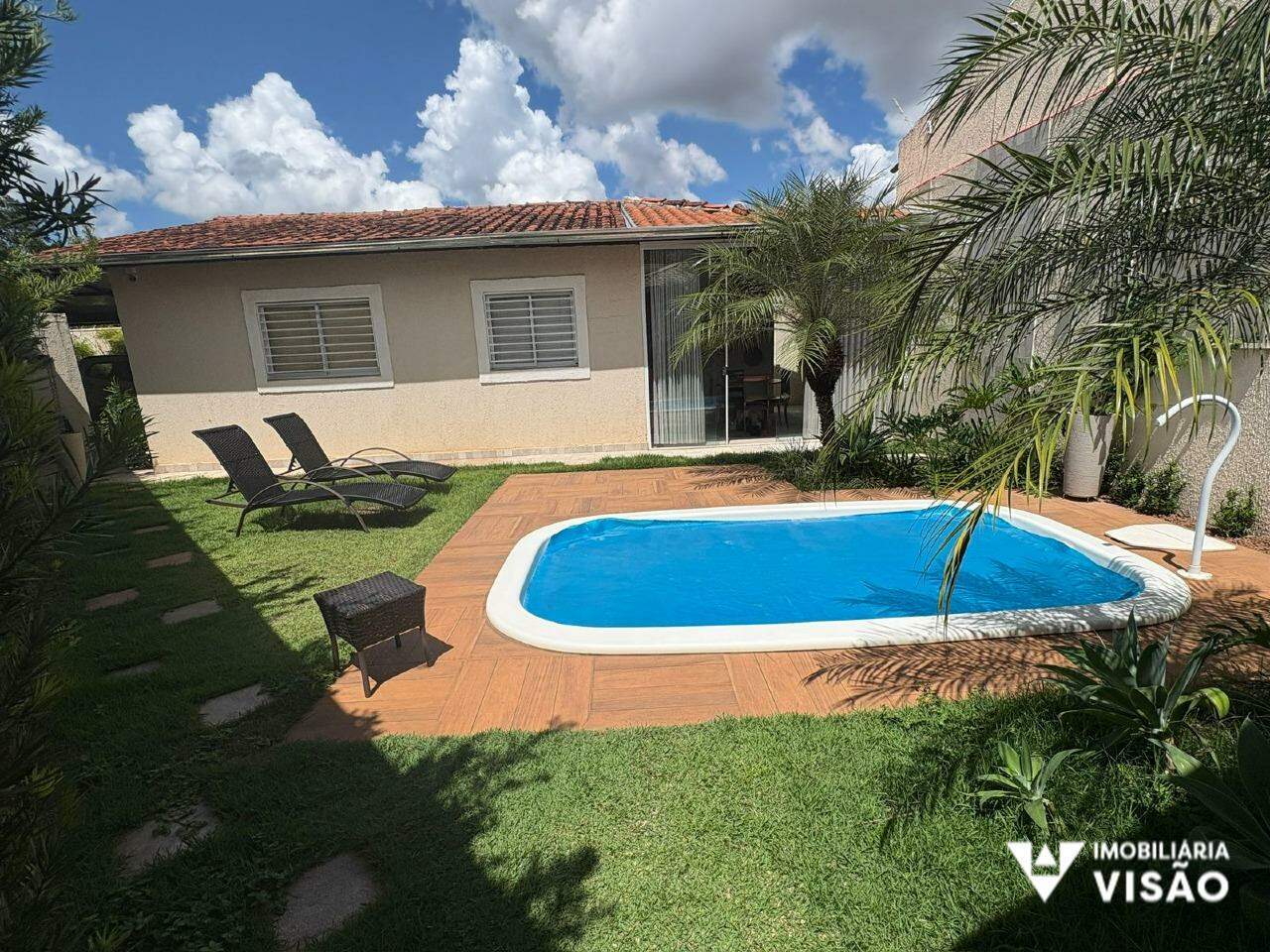 Casa à venda no Beija-Flor: 