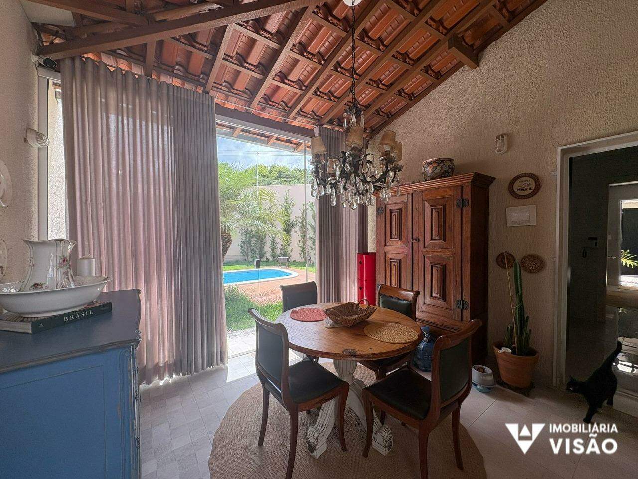 Casa à venda no Beija-Flor: 