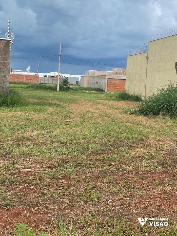 Terreno à venda no PARQUE DAS LARANJEIRAS: 