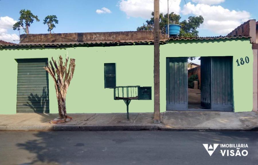 Casa à venda no Conjunto Chica Ferreira: 