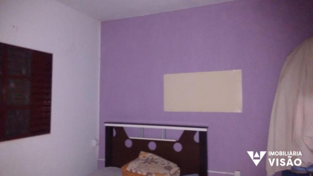 Casa à venda no Conjunto Chica Ferreira: 