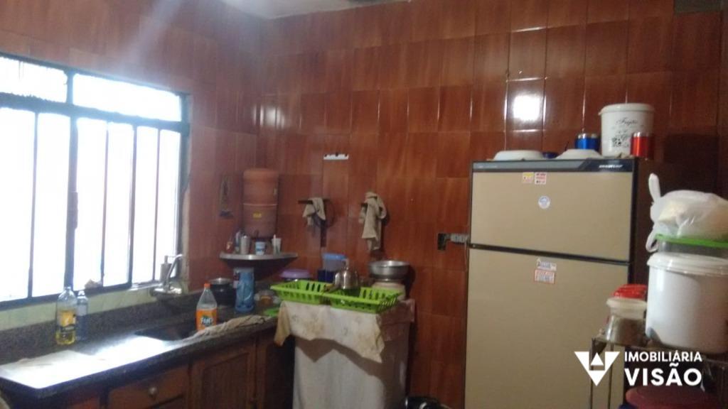 Casa à venda no Conjunto Chica Ferreira: 