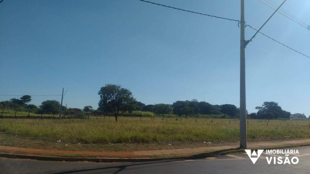 Terreno à venda no Parque das Gameleiras: 