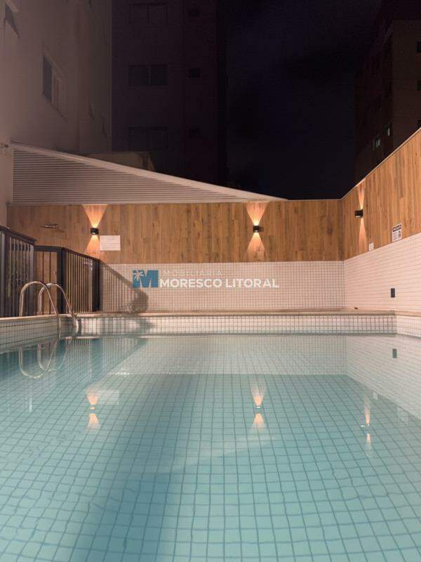 Apartamento à venda no Meia Praia: 