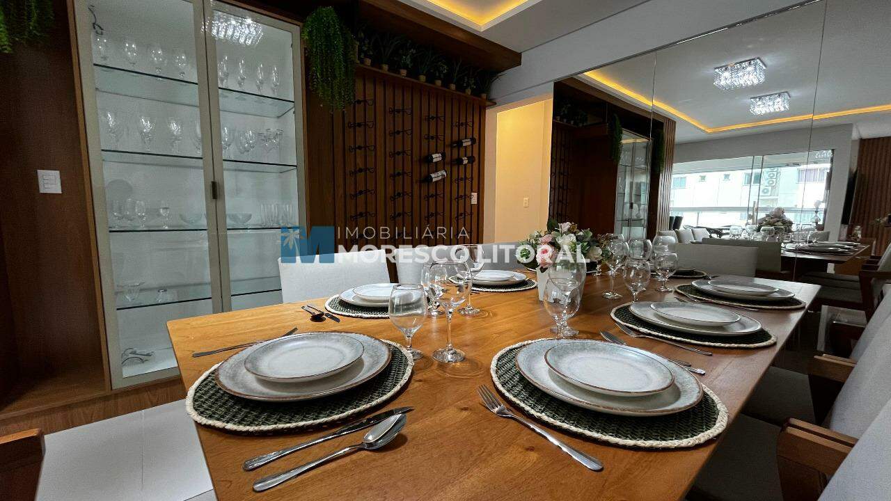 Apartamento à venda no Meia Praia: 
