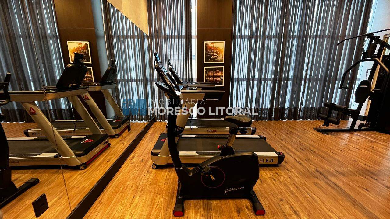 Apartamento à venda no Meia Praia: 