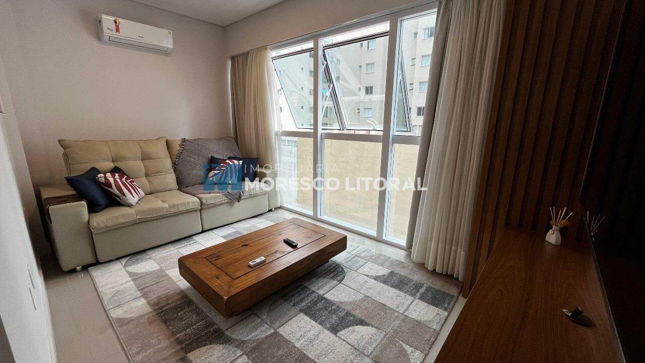 Apartamento à venda no Meia Praia: 