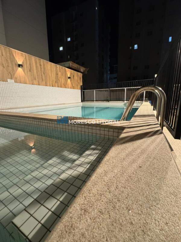 Apartamento à venda no Meia Praia: 