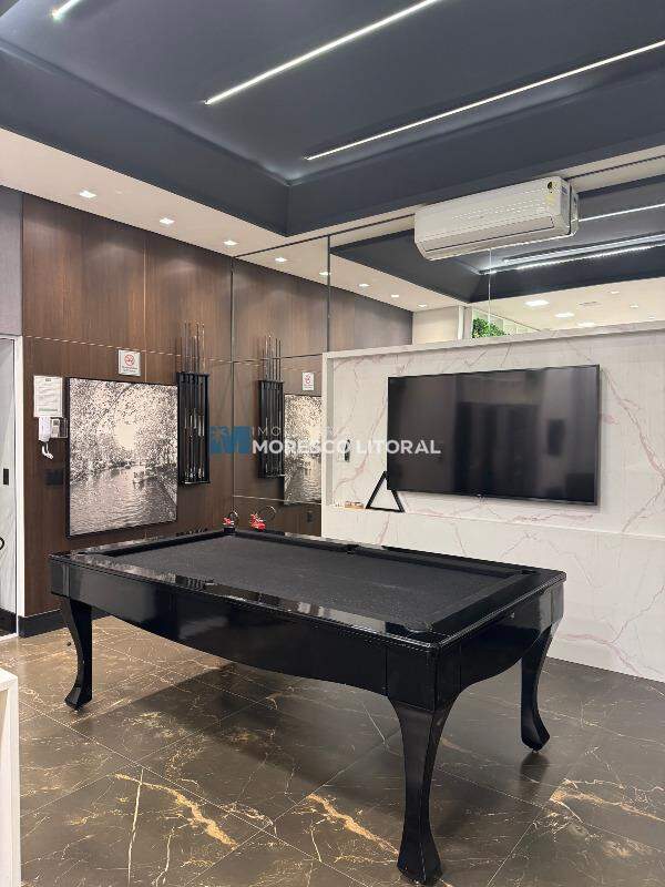 Apartamento à venda no Meia Praia: 
