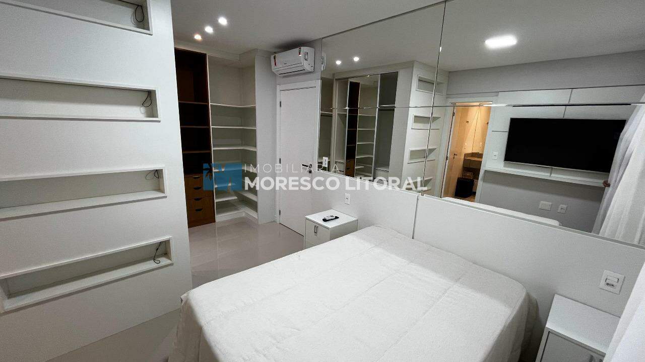 Apartamento à venda no Meia Praia: 