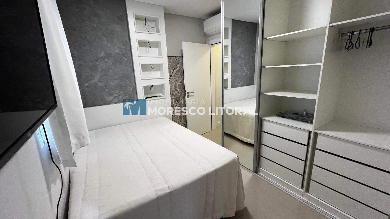 Apartamento à venda no Meia Praia: 