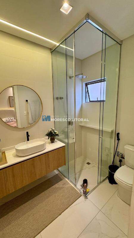 Apartamento à venda no Meia Praia: 