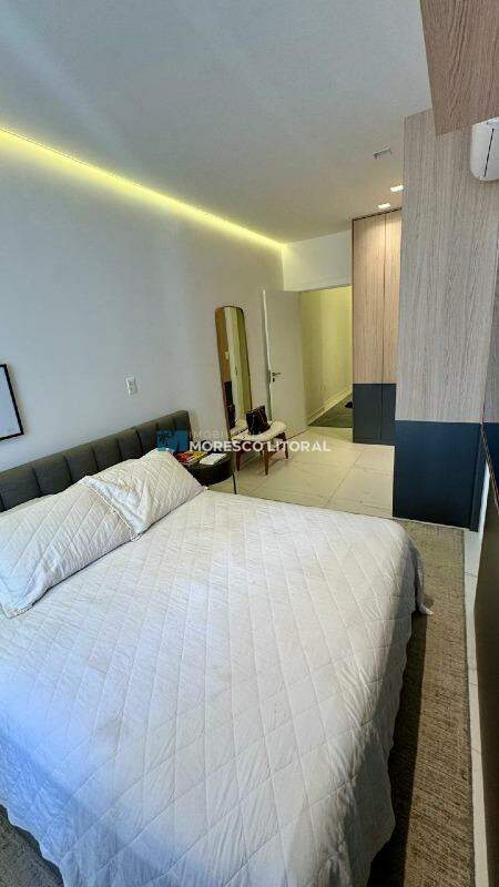 Apartamento à venda no Meia Praia: 