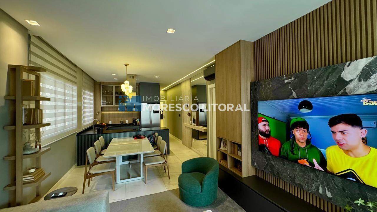 Apartamento à venda no Meia Praia: 