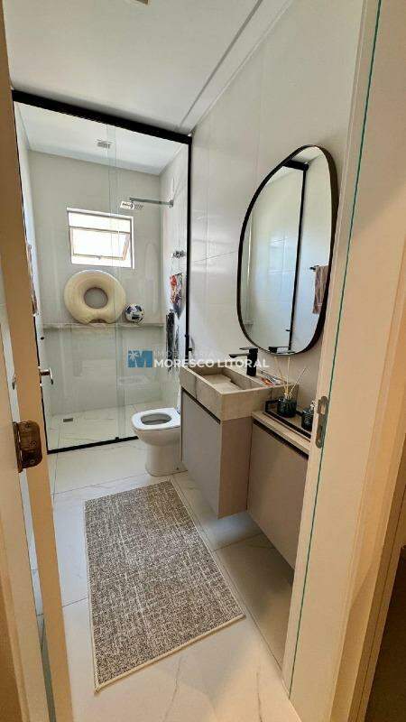Apartamento à venda no Meia Praia: 