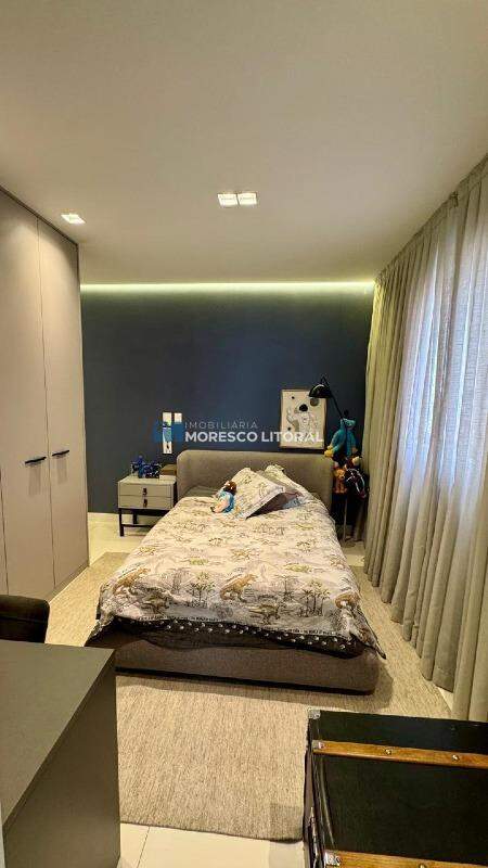 Apartamento à venda no Meia Praia: 