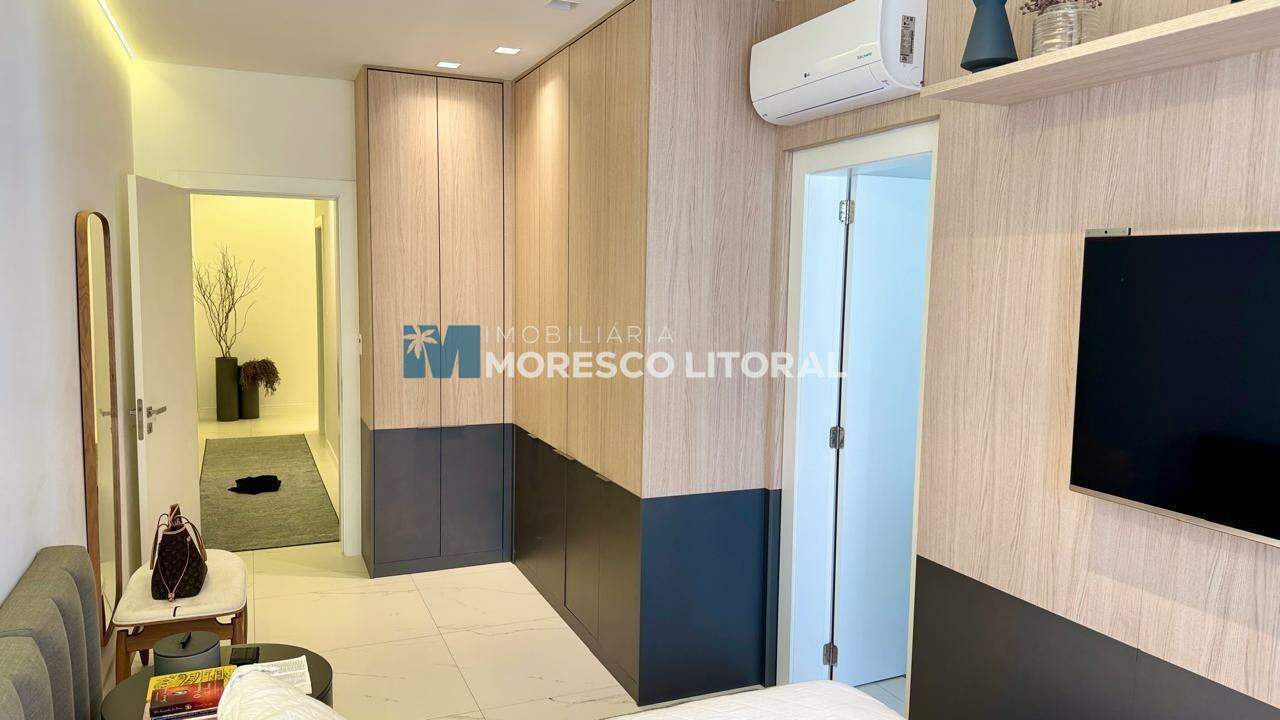 Apartamento à venda no Meia Praia: 