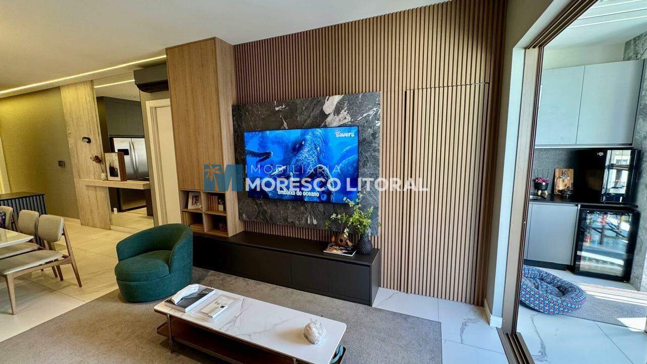 Apartamento à venda no Meia Praia: 