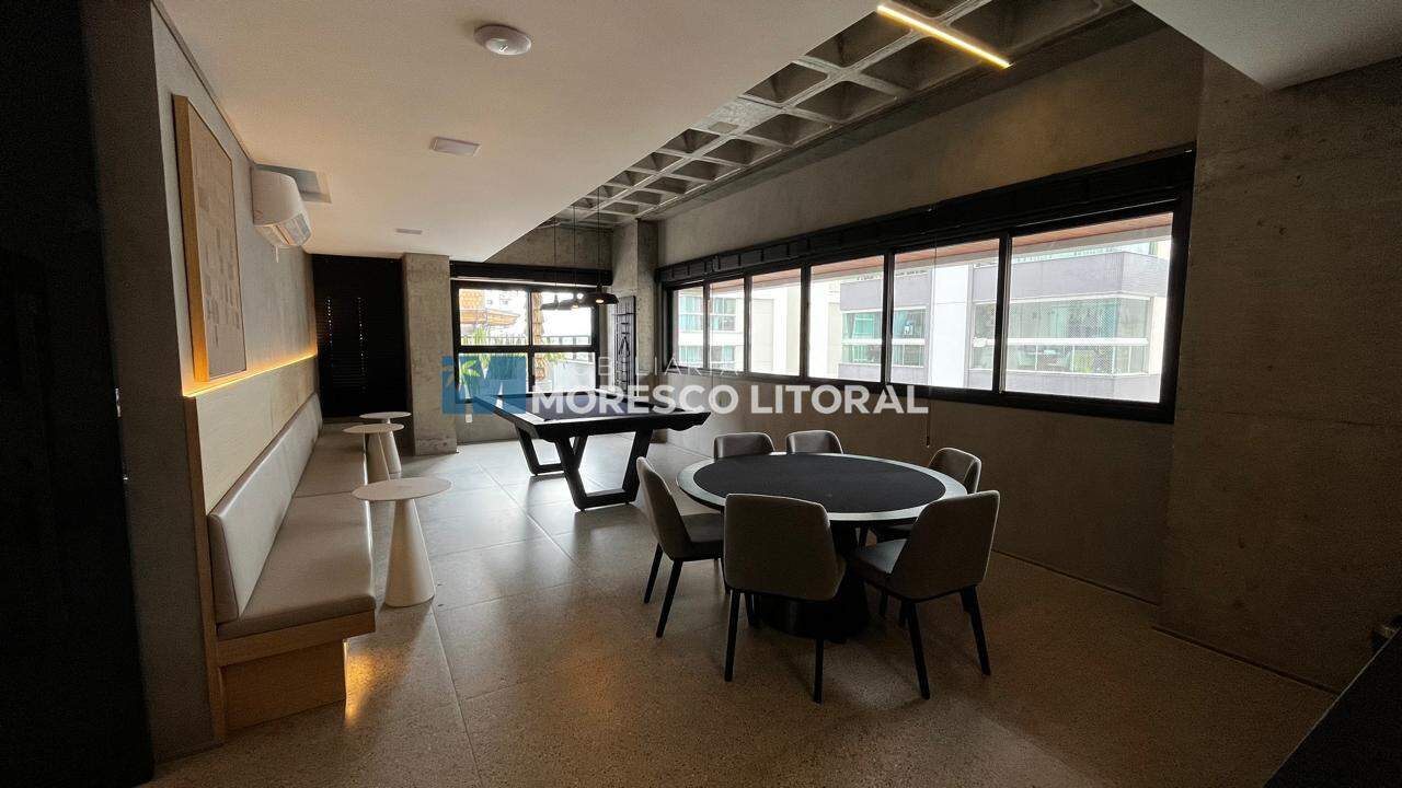 Apartamento à venda no Meia Praia: