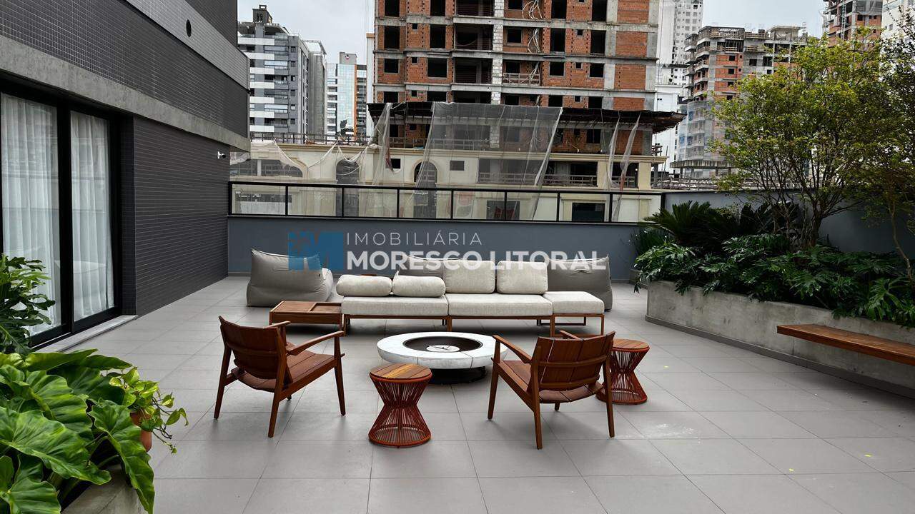 Apartamento à venda no Meia Praia:
