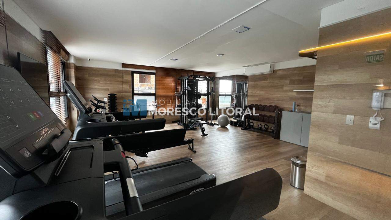 Apartamento à venda no Meia Praia: