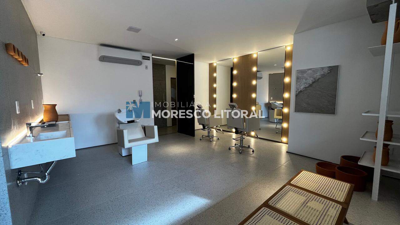 Apartamento à venda no Meia Praia: