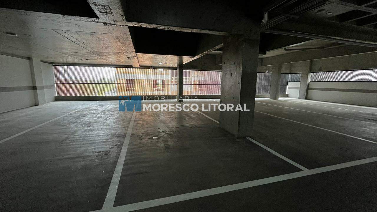 Apartamento à venda no Meia Praia: