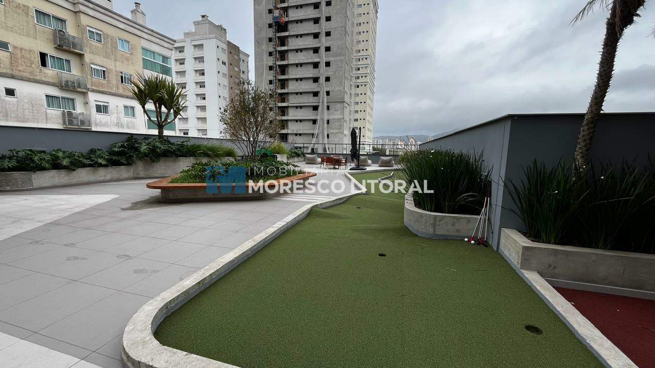 Apartamento à venda no Meia Praia: