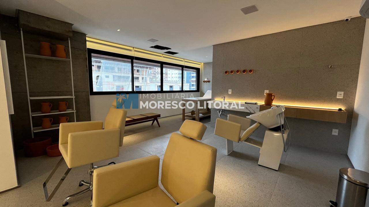 Apartamento à venda no Meia Praia: