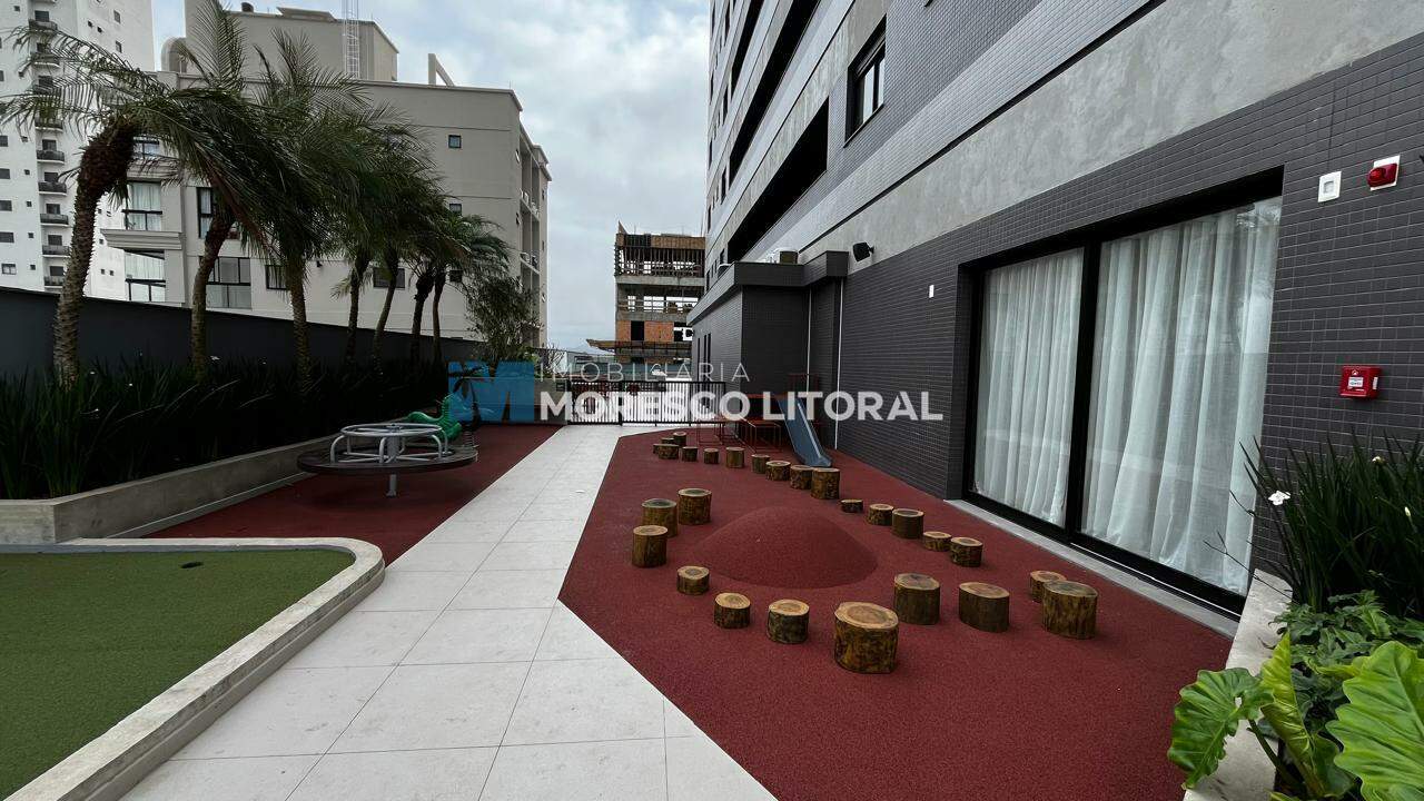 Apartamento à venda no Meia Praia:
