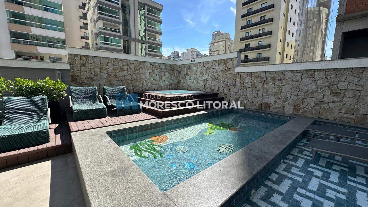 Apartamento à venda no Meia Praia: 