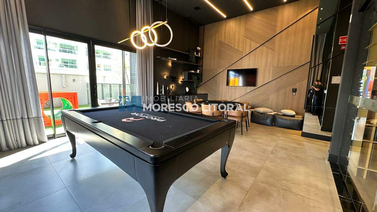 Apartamento à venda no Meia Praia: 